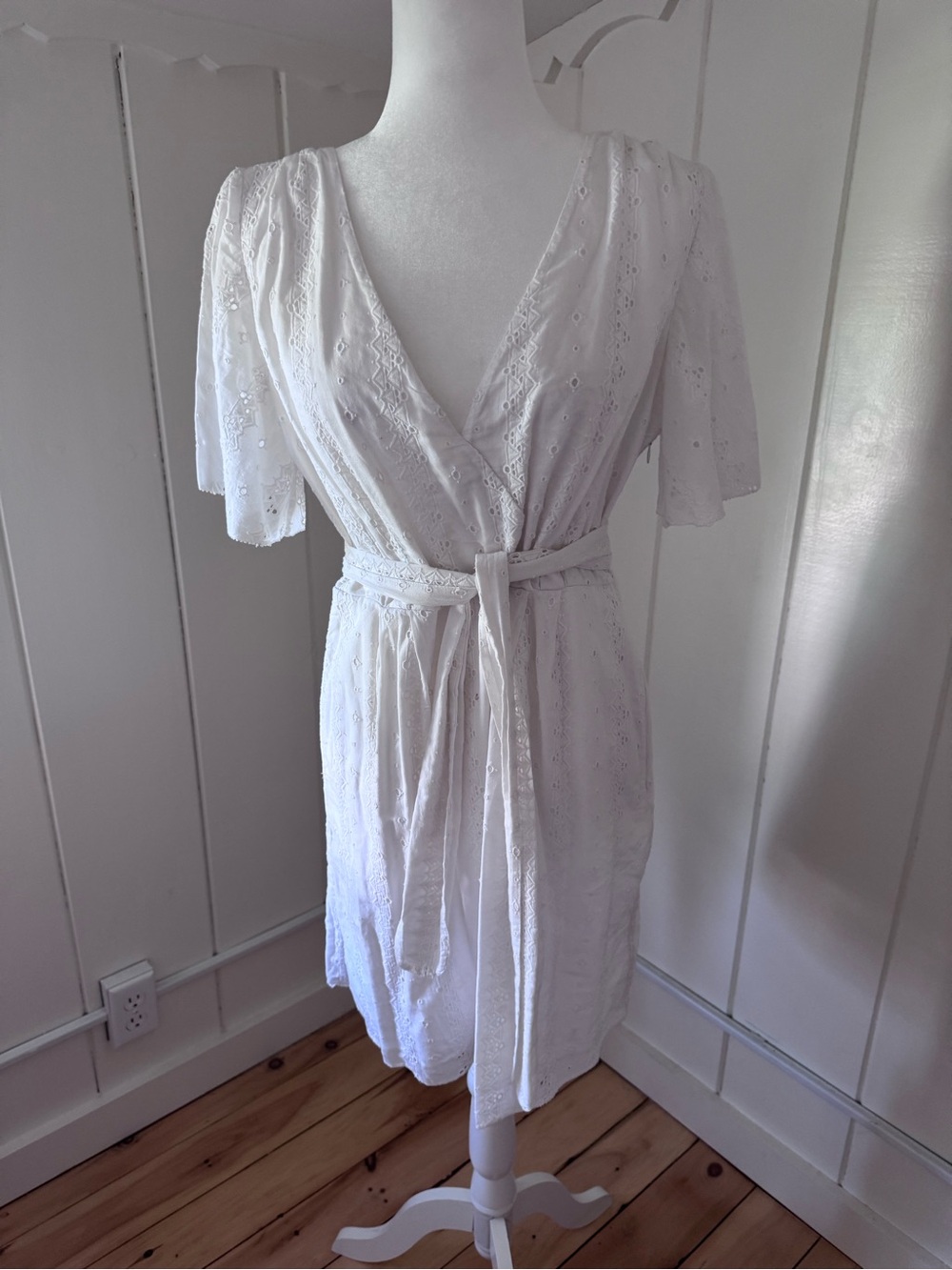 Joie White Eyelet Wrap Dress Robe with Self Tie